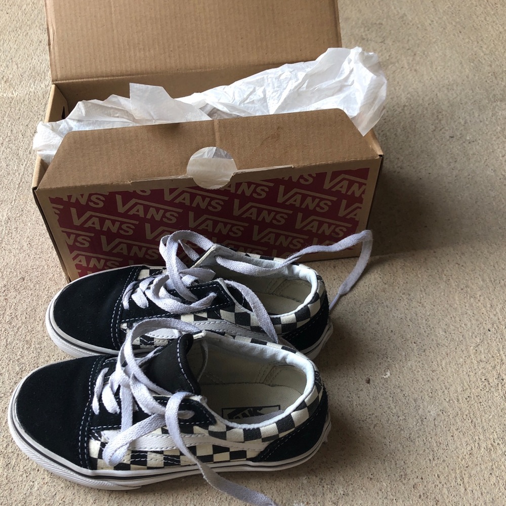 Vans kids size 12.5 (primary checker)